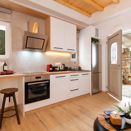 Sunset Coast House - Wood *